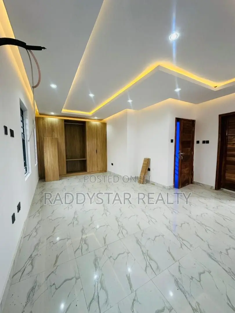 4bdrm Duplex in Gbagada for sale in Gbagada