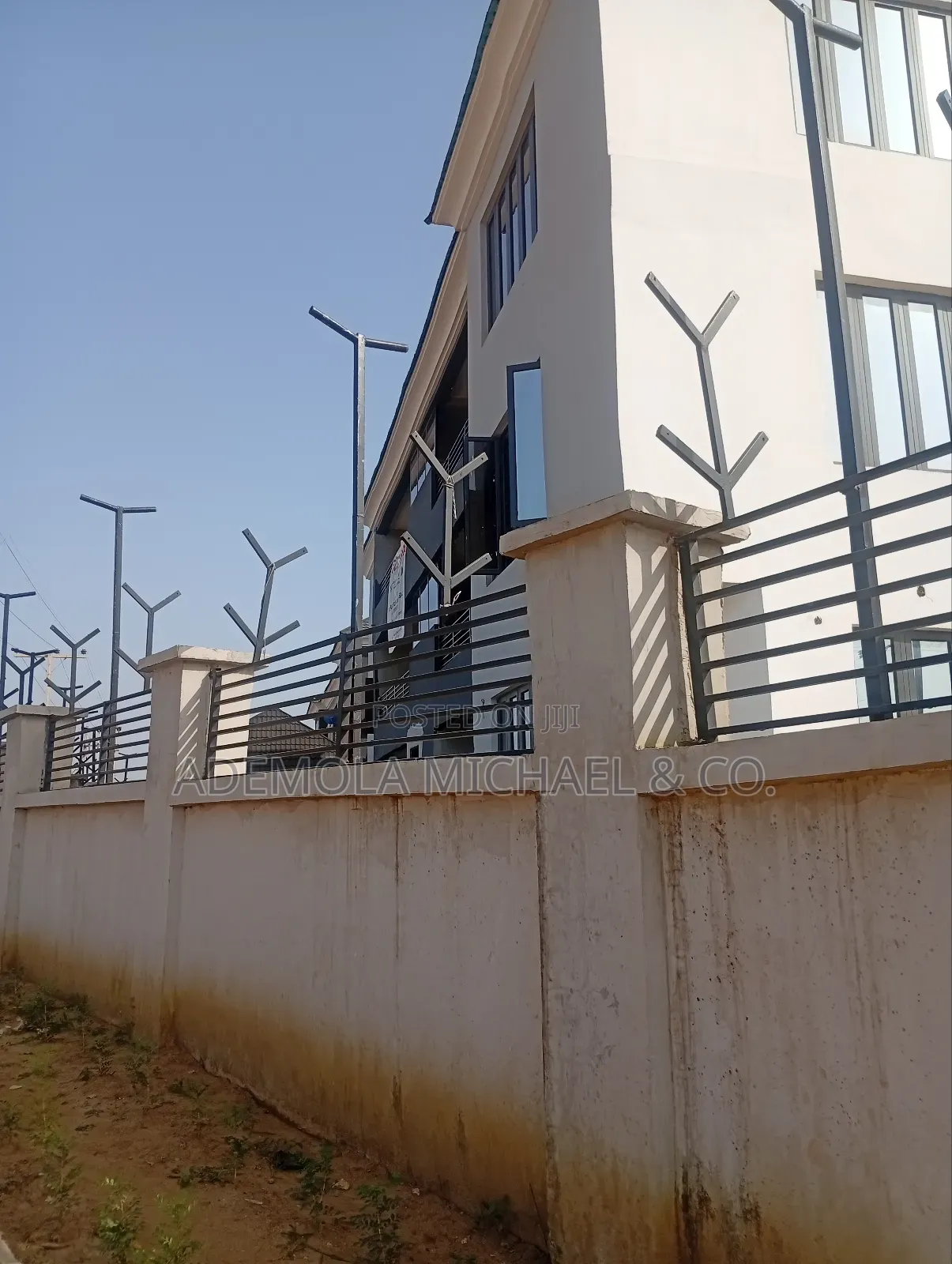3bdrm Block of Flats in Jahi for sale in Jahi