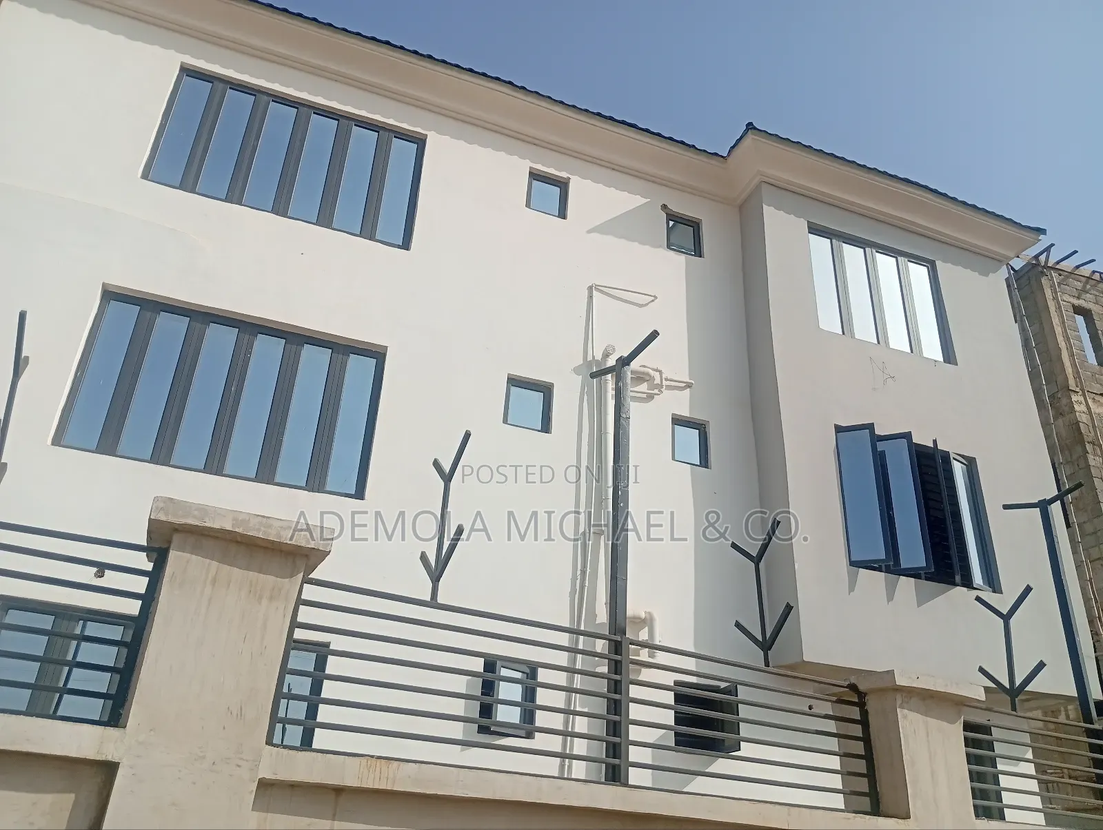 3bdrm Block of Flats in Jahi for sale in Jahi