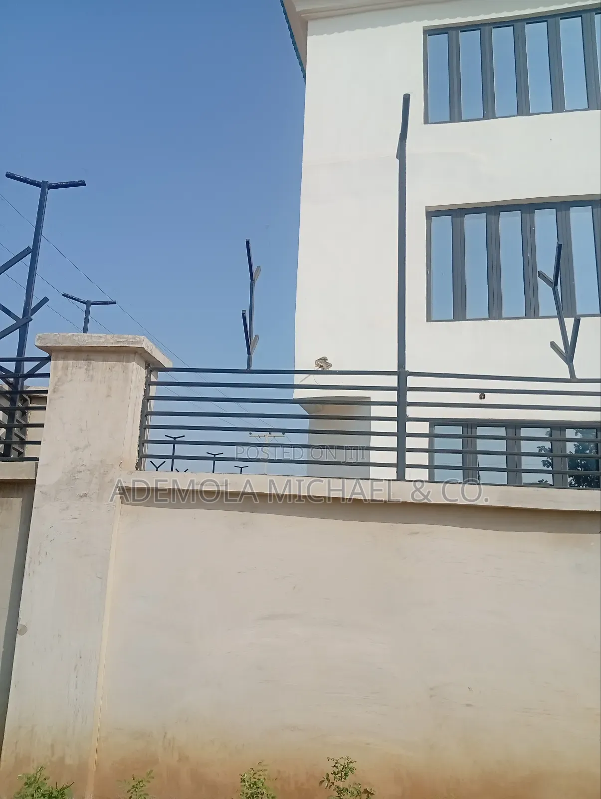 3bdrm Block of Flats in Jahi for sale in Jahi