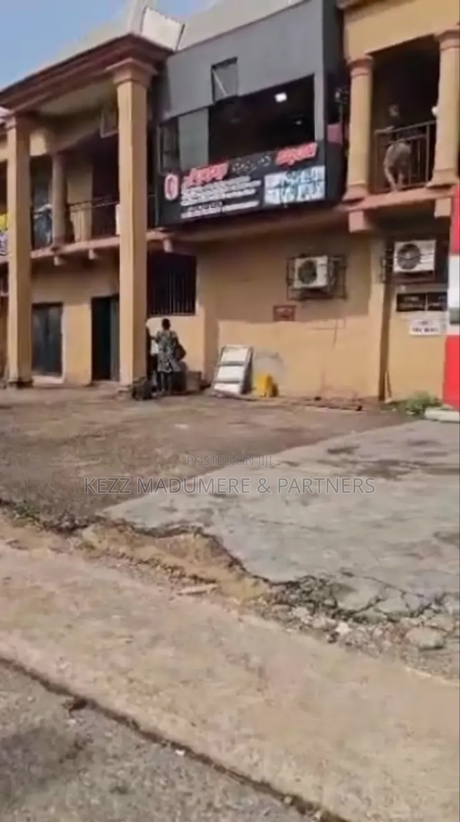 For Sale: Cofo Commercial Plaza on Okpanam Rd, Asaba, Delta State in Oshimili South