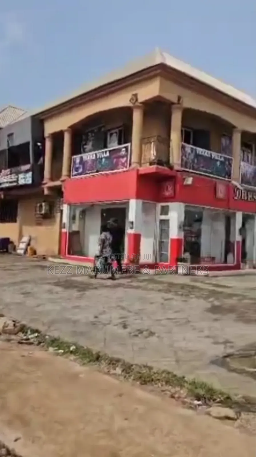 For Sale: Cofo Commercial Plaza on Okpanam Rd, Asaba, Delta State in Oshimili South