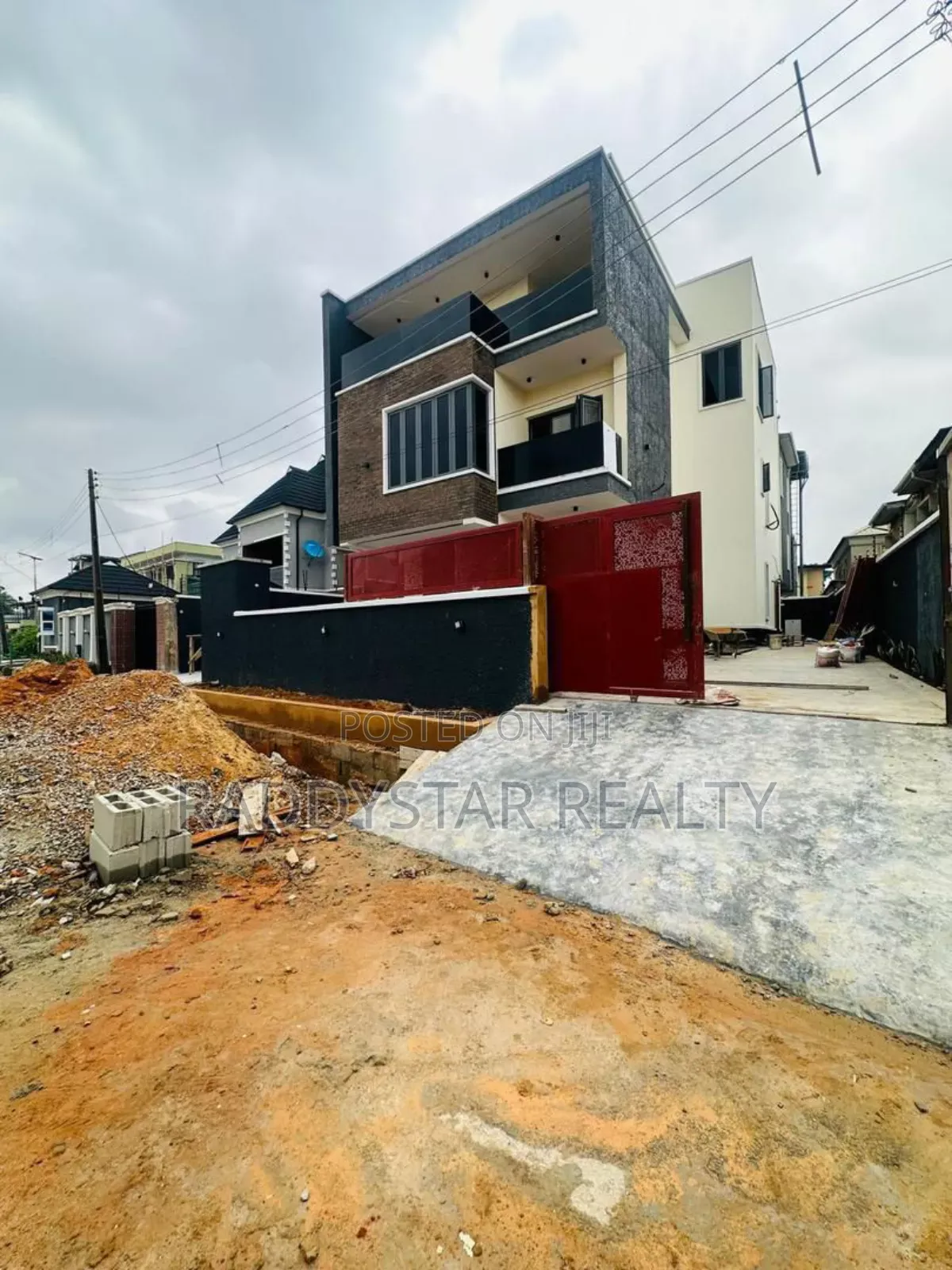 5bdrm Duplex in Adeniyi Jones for sale in Adeniyi Jones