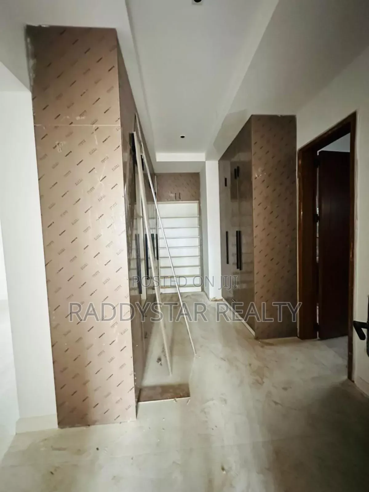 5bdrm Duplex in Adeniyi Jones for sale in Adeniyi Jones
