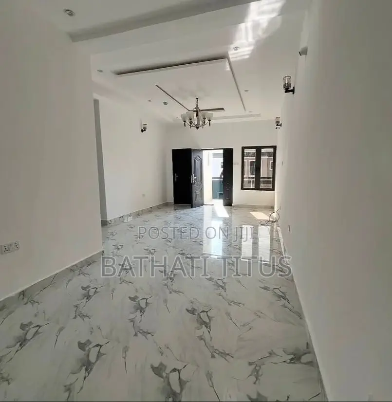 3bdrm Block of Flats in Wuye for sale in Wuye