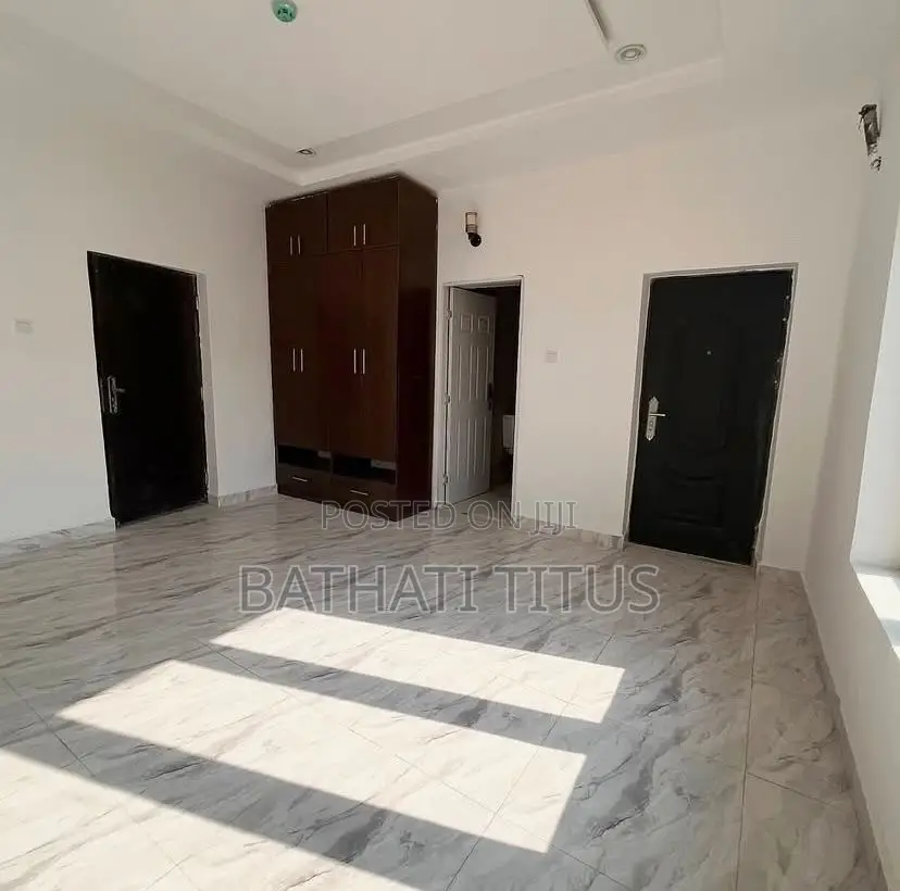 3bdrm Block of Flats in Wuye for sale in Wuye