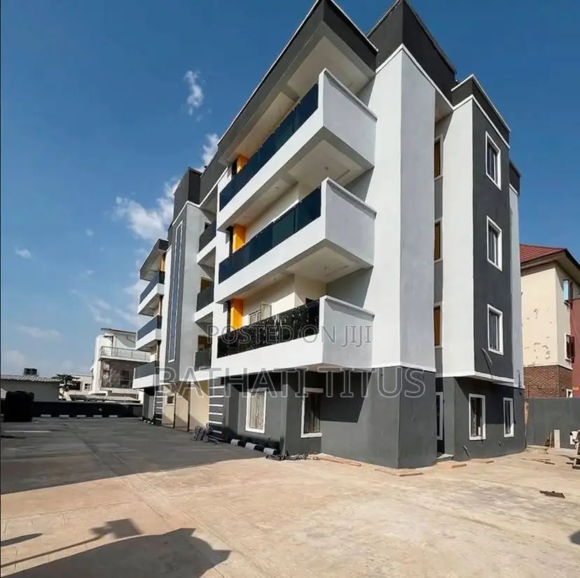 3bdrm Block of Flats in Wuye for sale in Wuye