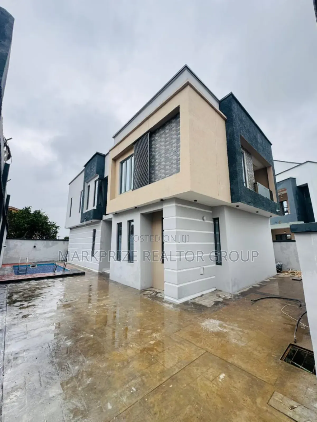 4bdrm Duplex in Omole Phase 1 for sale in Omole Phase 1