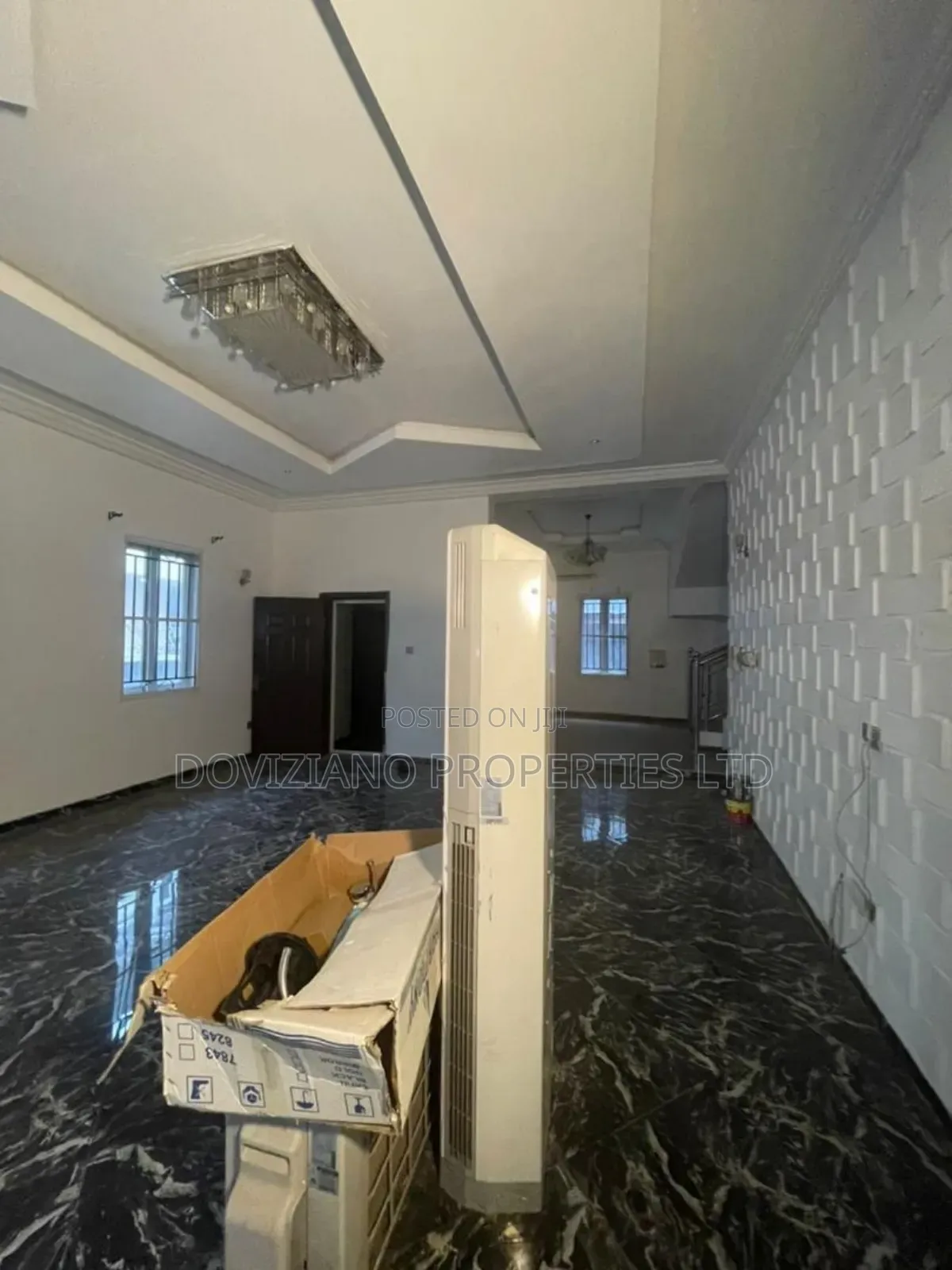 5bdrm Duplex in Chevron for sale in Chevron