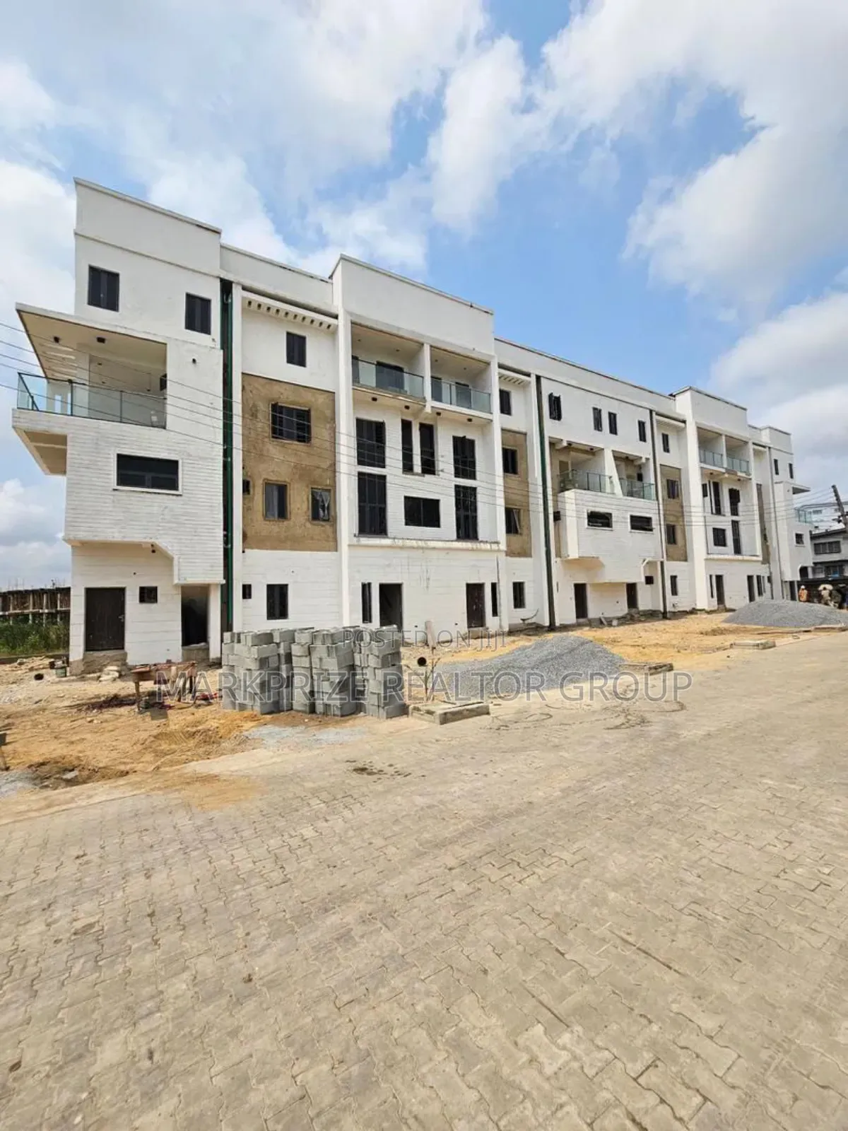 4bdrm Maisonette in Opebi for sale in Opebi