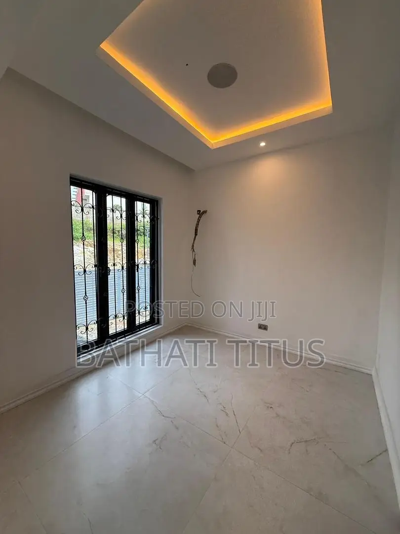 5bdrm Duplex in Guzape District for sale in Guzape District