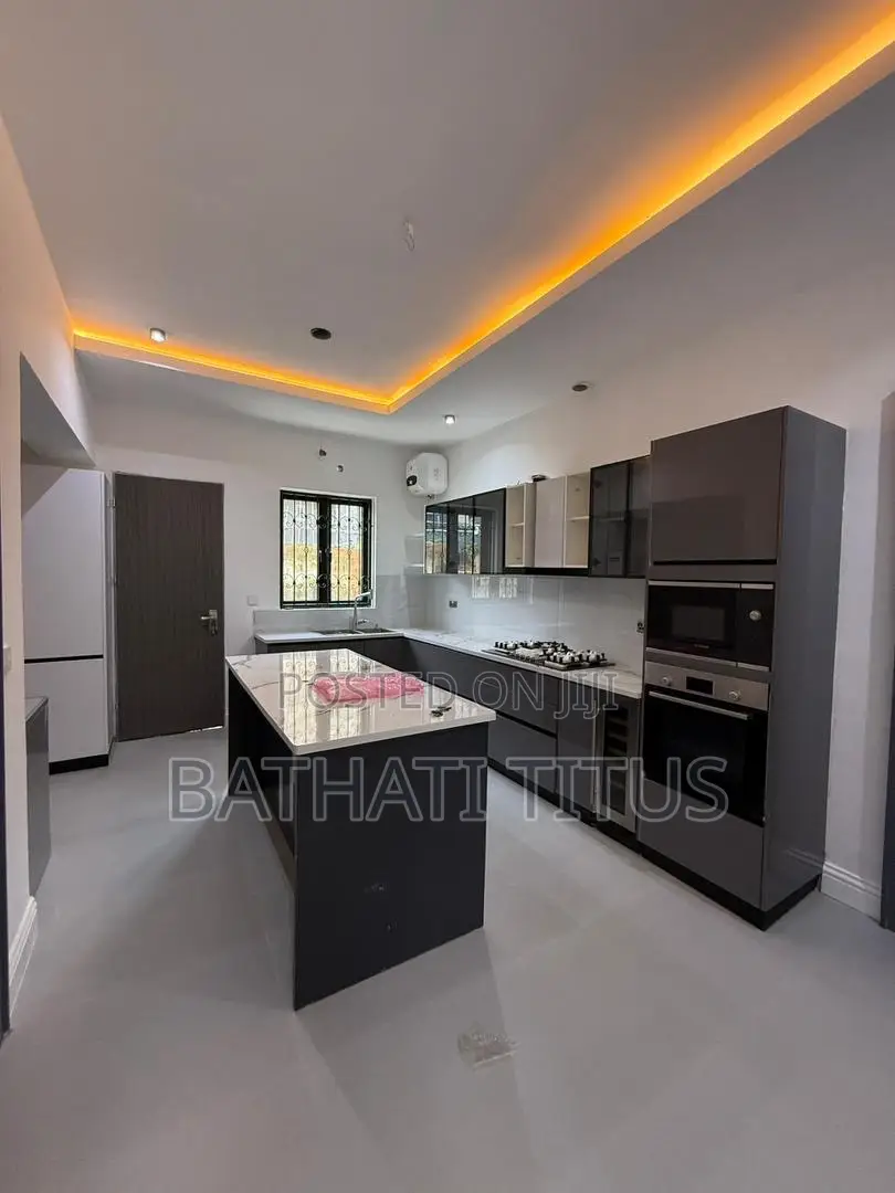5bdrm Duplex in Guzape District for sale in Guzape District