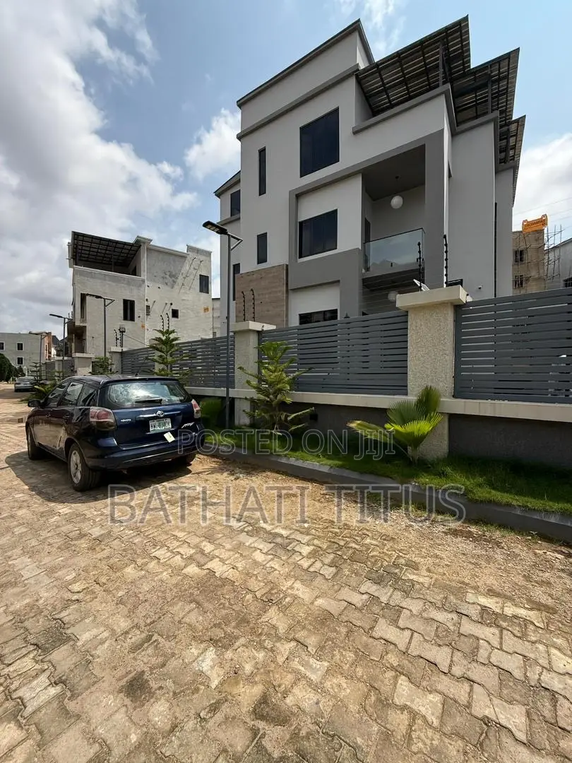 5bdrm Duplex in Guzape District for sale in Guzape District