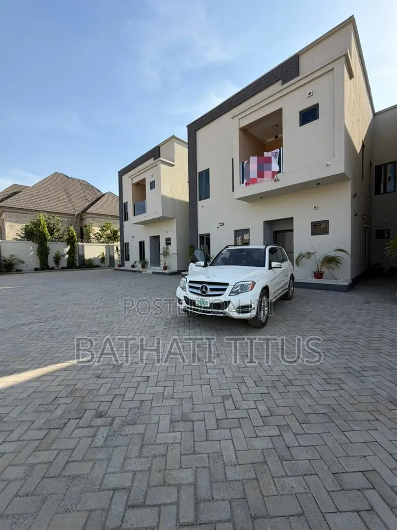 5bdrm Duplex in Kado for sale in Kado
