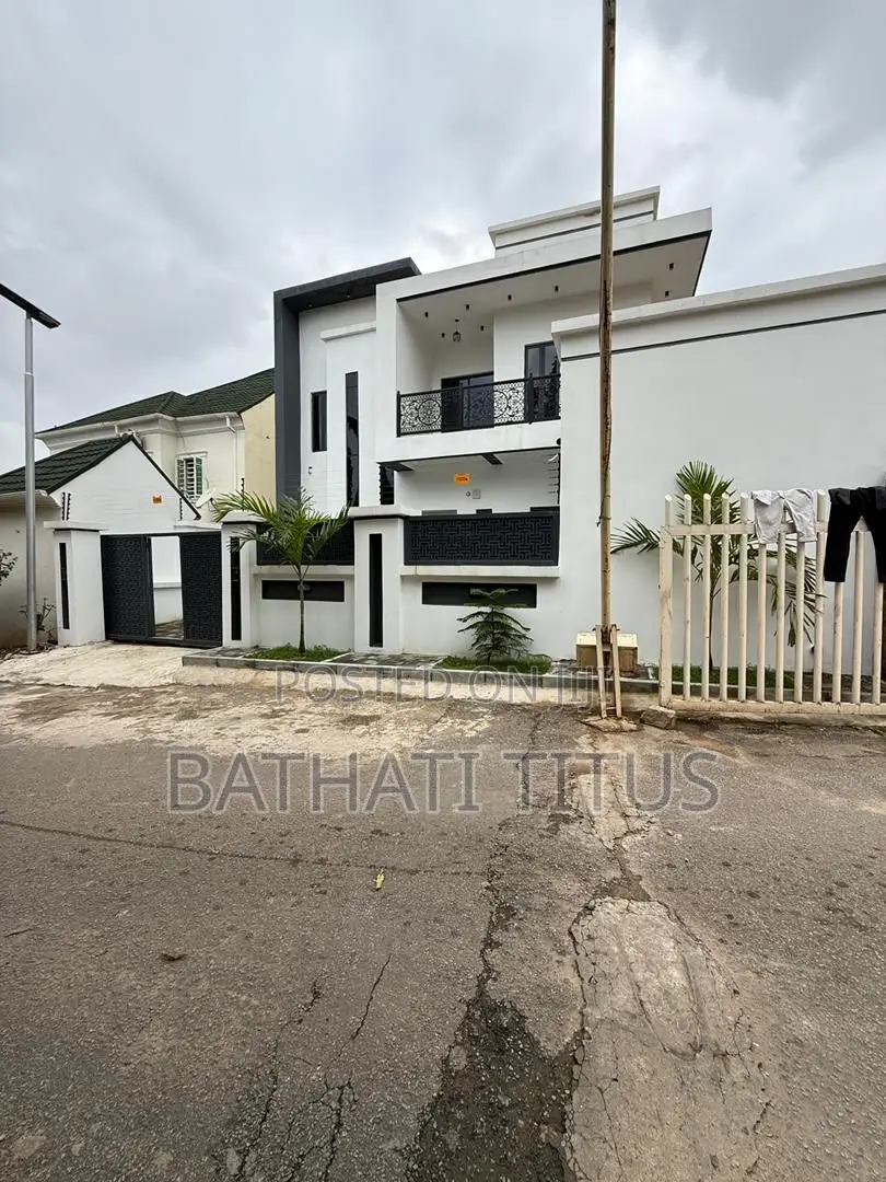 4bdrm Duplex in Life Camp for sale in Life Camp