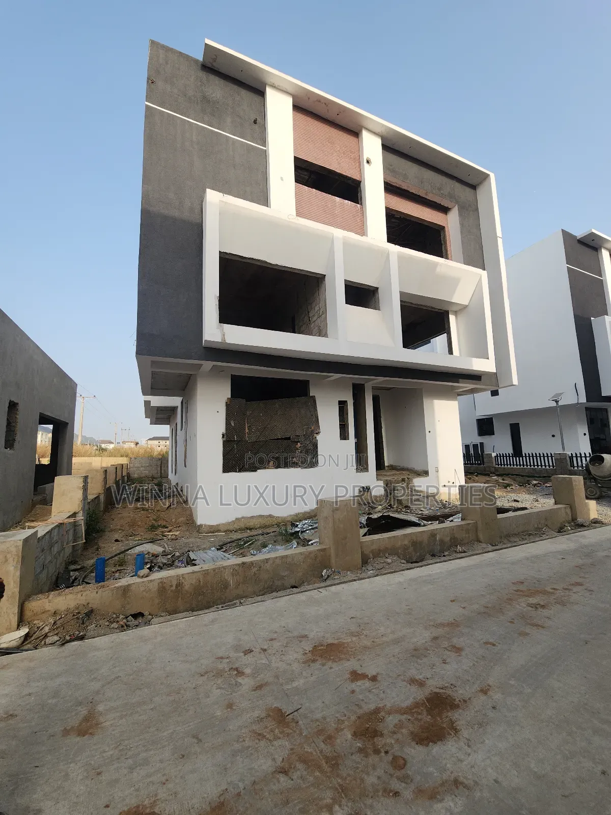 5bdrm Duplex in River Park Estate, for sale in Lugbe District