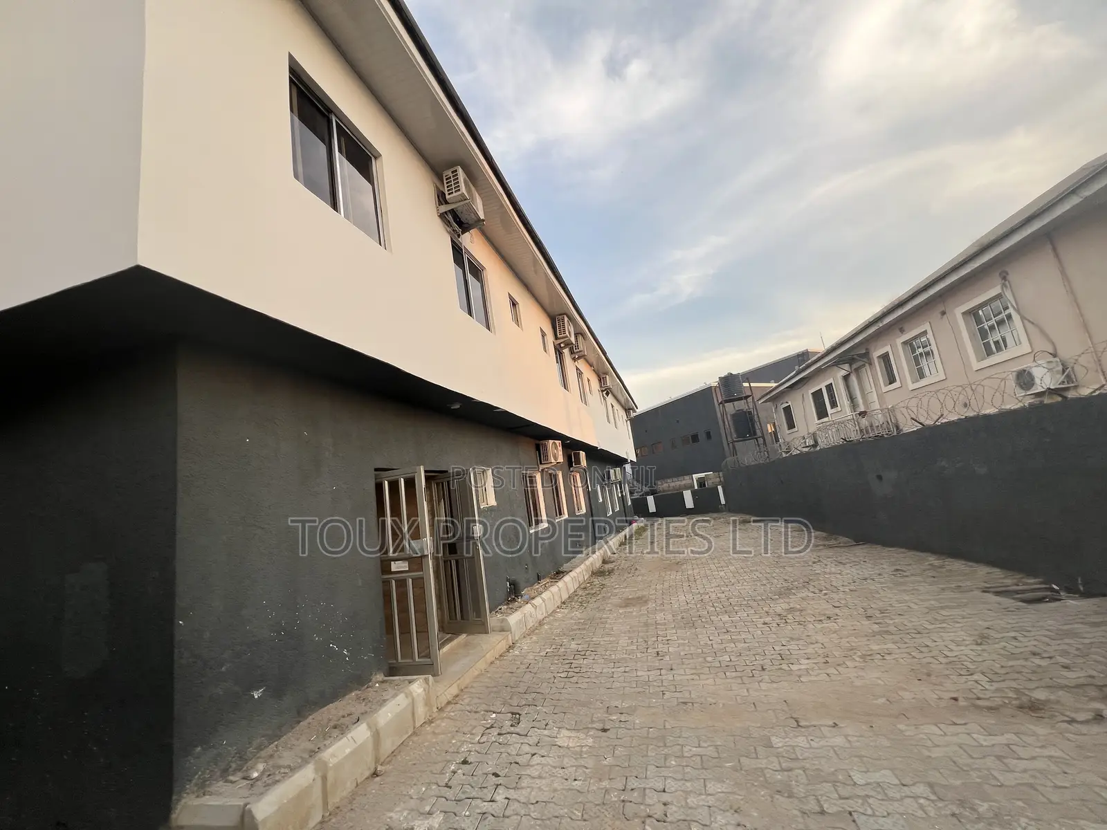 20bdrm House in Zone 4 / Wuse for sale in Zone 4 / Wuse