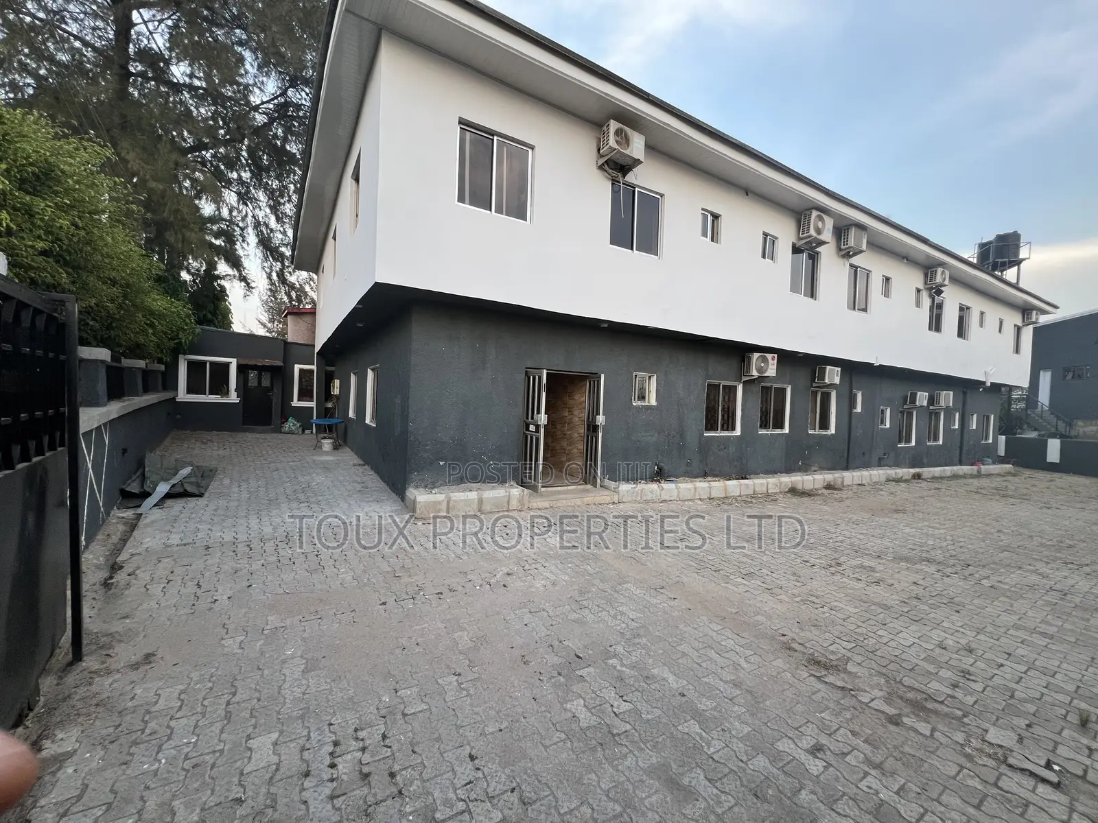 20bdrm House in Zone 4 / Wuse for sale in Zone 4 / Wuse