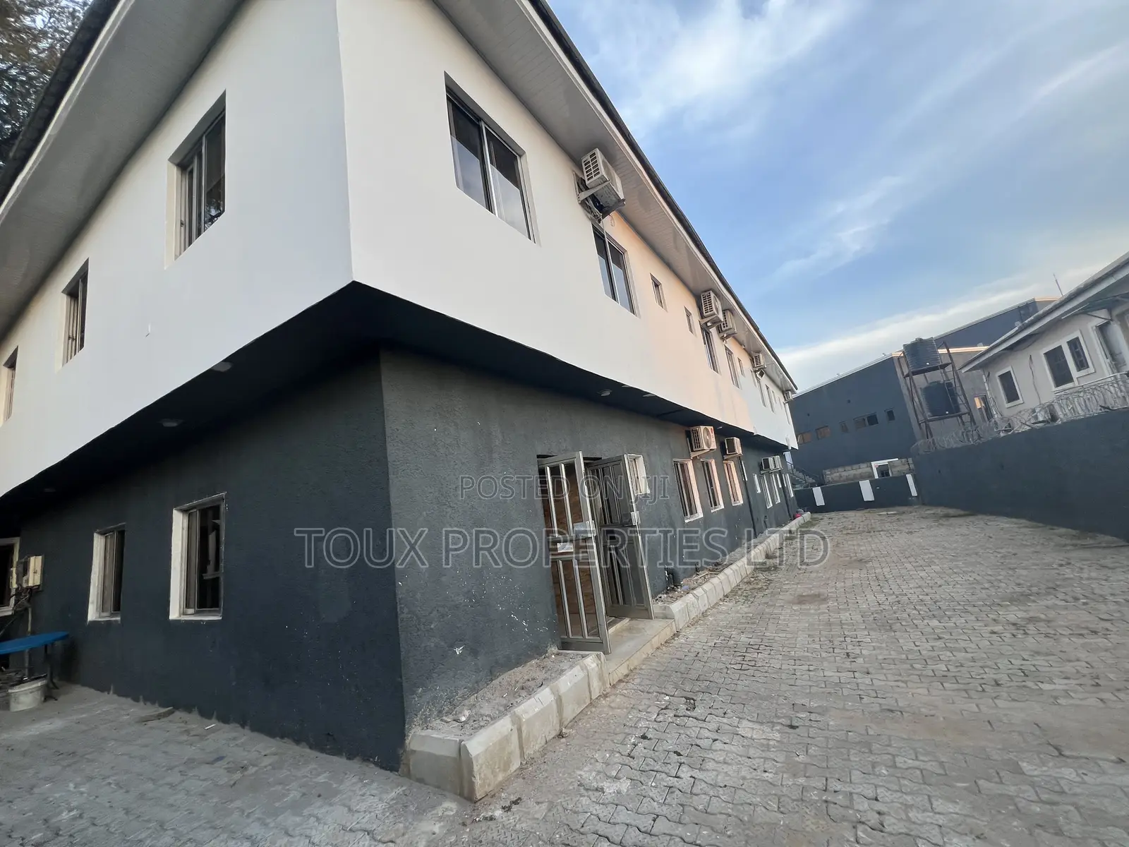 20bdrm House in Zone 4 / Wuse for sale in Zone 4 / Wuse