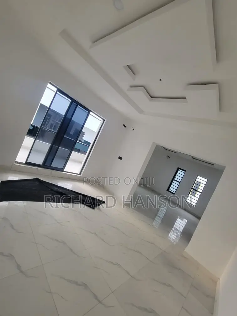 3bdrm Apartment in Abraham Adesanya Estate for rent in Abraham Adesanya Estate