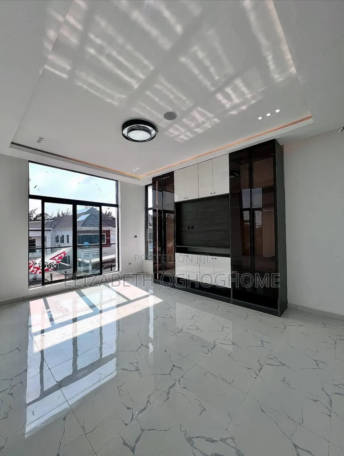 5bdrm Duplex in Ikota for sale in Ikota