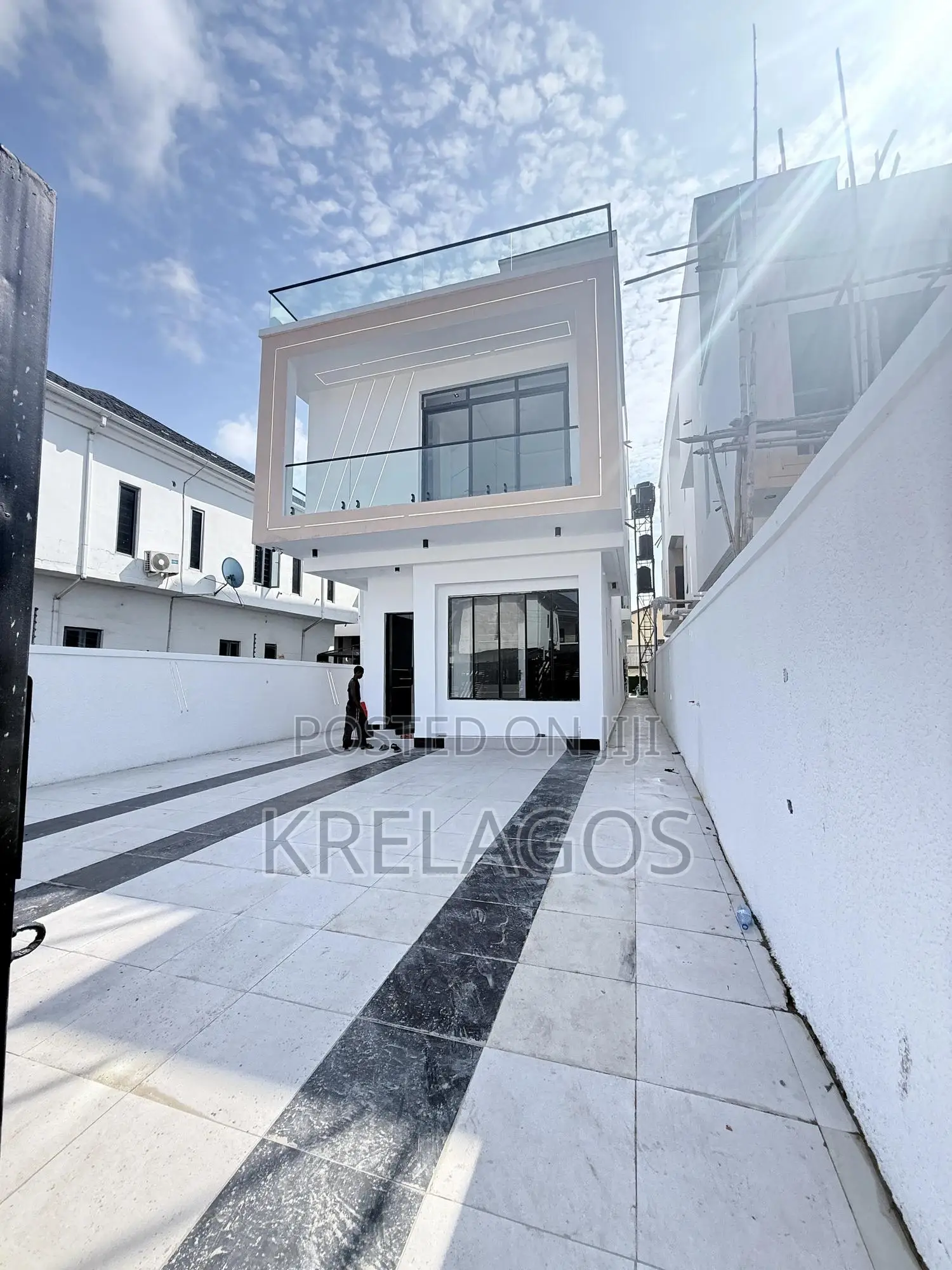 5bdrm Duplex in Ologolo for sale in Ologolo