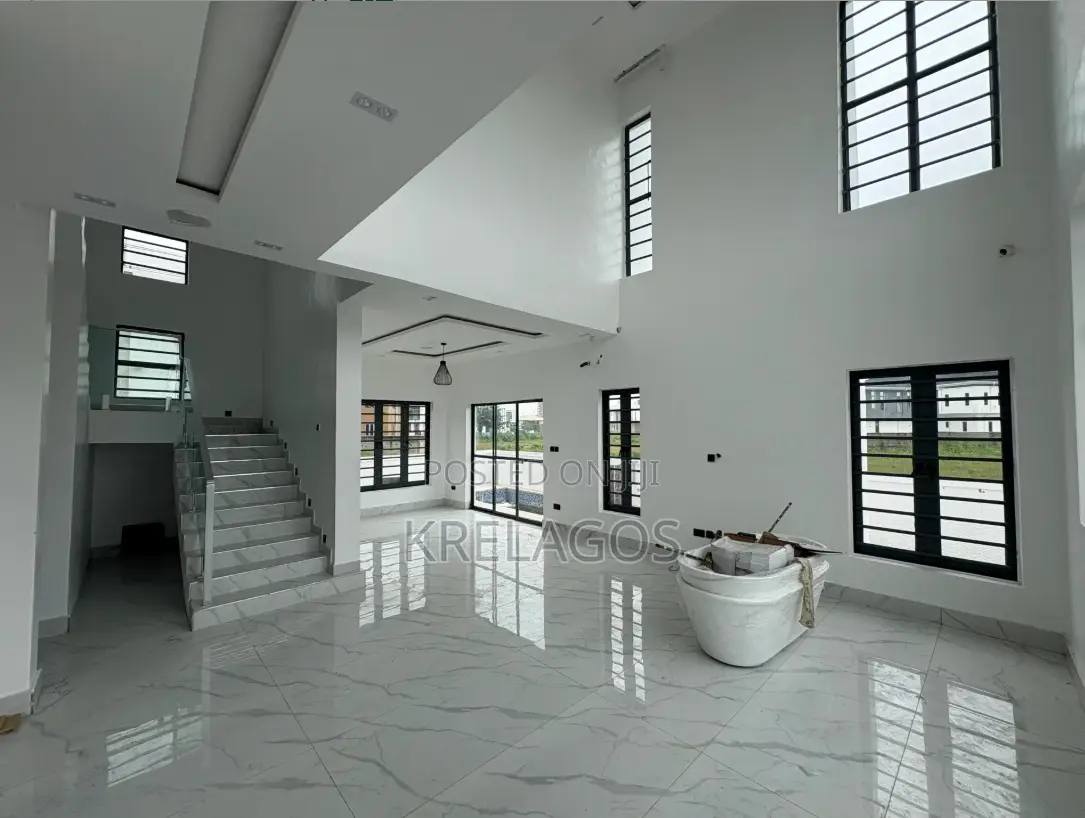 5bdrm Duplex in Royal Gardens, Off Lekki-Epe Expressway for sale in Off Lekki-Epe Expressway