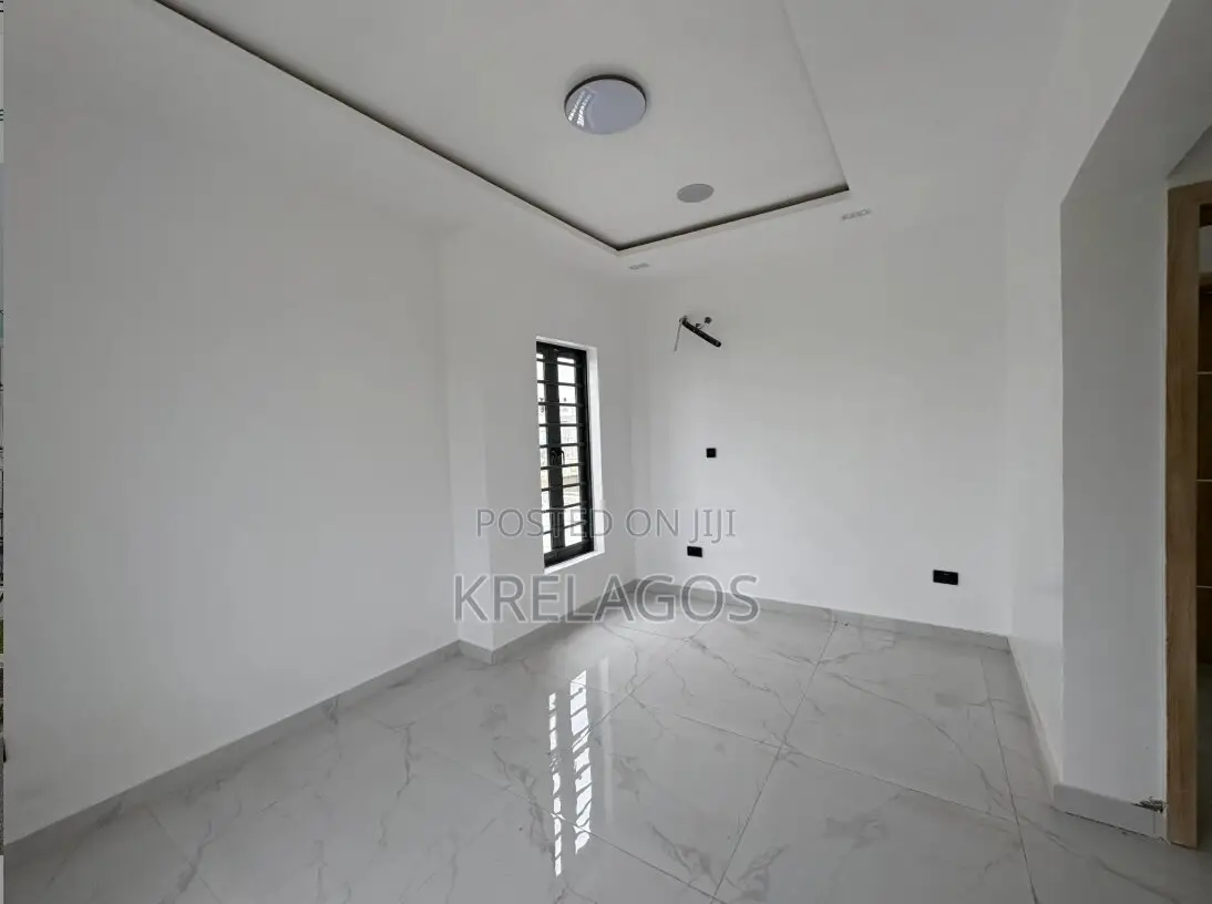 5bdrm Duplex in Royal Gardens, Off Lekki-Epe Expressway for sale in Off Lekki-Epe Expressway