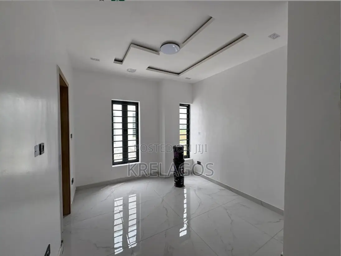 5bdrm Duplex in Royal Gardens, Off Lekki-Epe Expressway for sale in Off Lekki-Epe Expressway