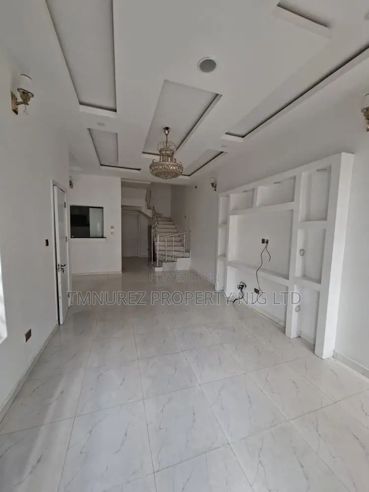 4bdrm Duplex in Alternative, Lekki for rent in Lekki