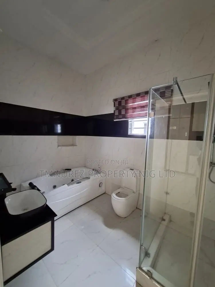 4bdrm Duplex in Alternative, Lekki for rent in Lekki