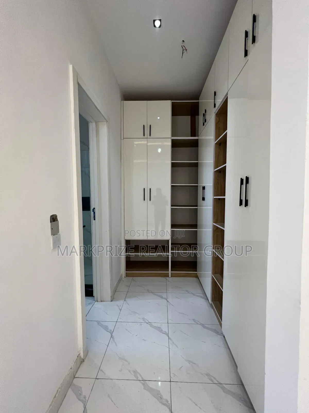 4bdrm Duplex in Ikate for sale in Ikate