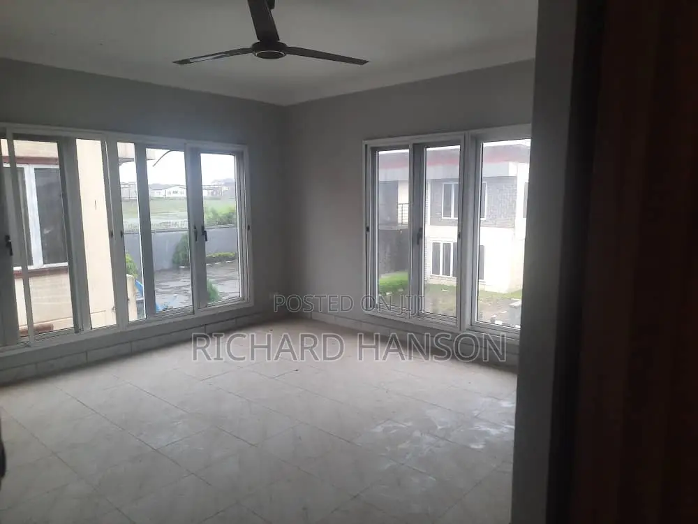 4bdrm Duplex in Sangotedo for sale in Sangotedo