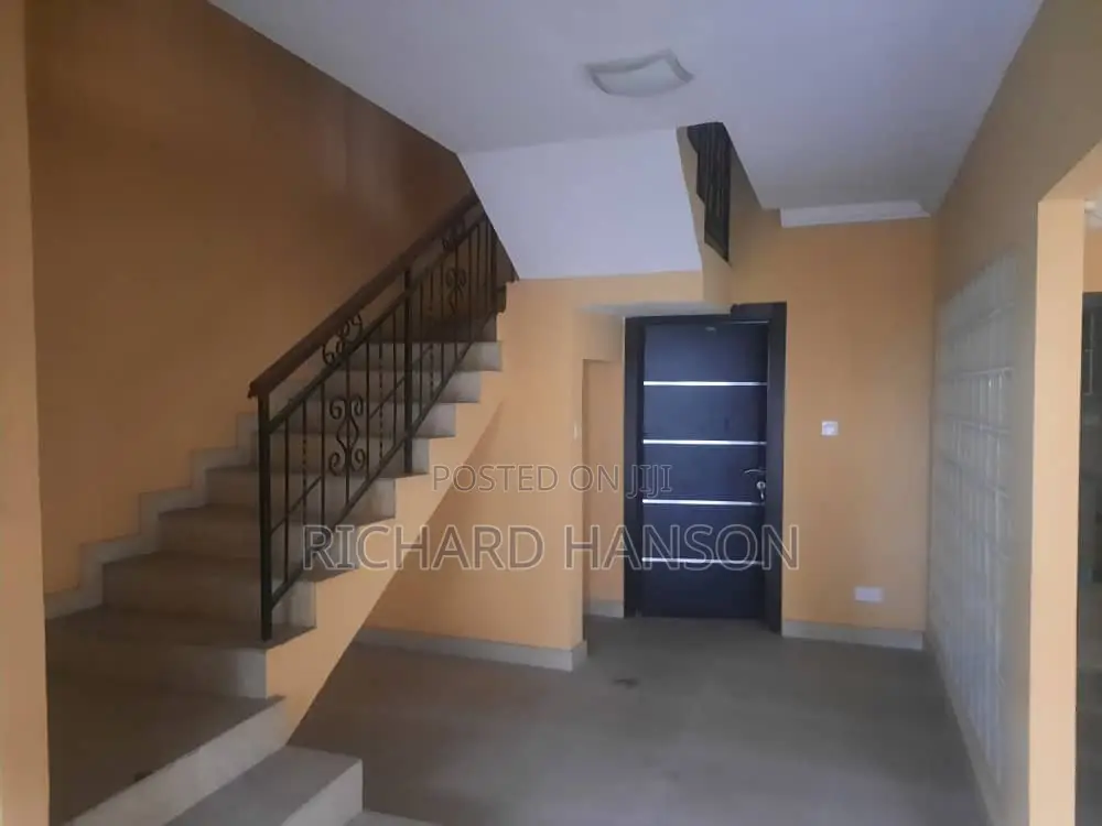 4bdrm Duplex in Sangotedo for sale in Sangotedo