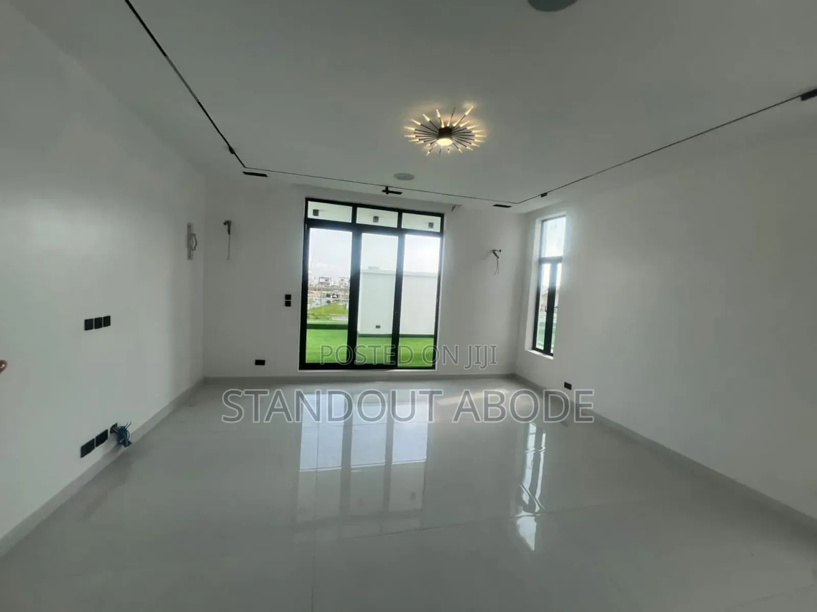 5bdrm Duplex in In An Estate, Osapa london for sale in Osapa london