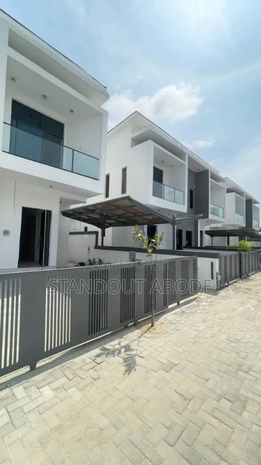 4bdrm Duplex in An Estate Inside, Ikota for sale in Ikota