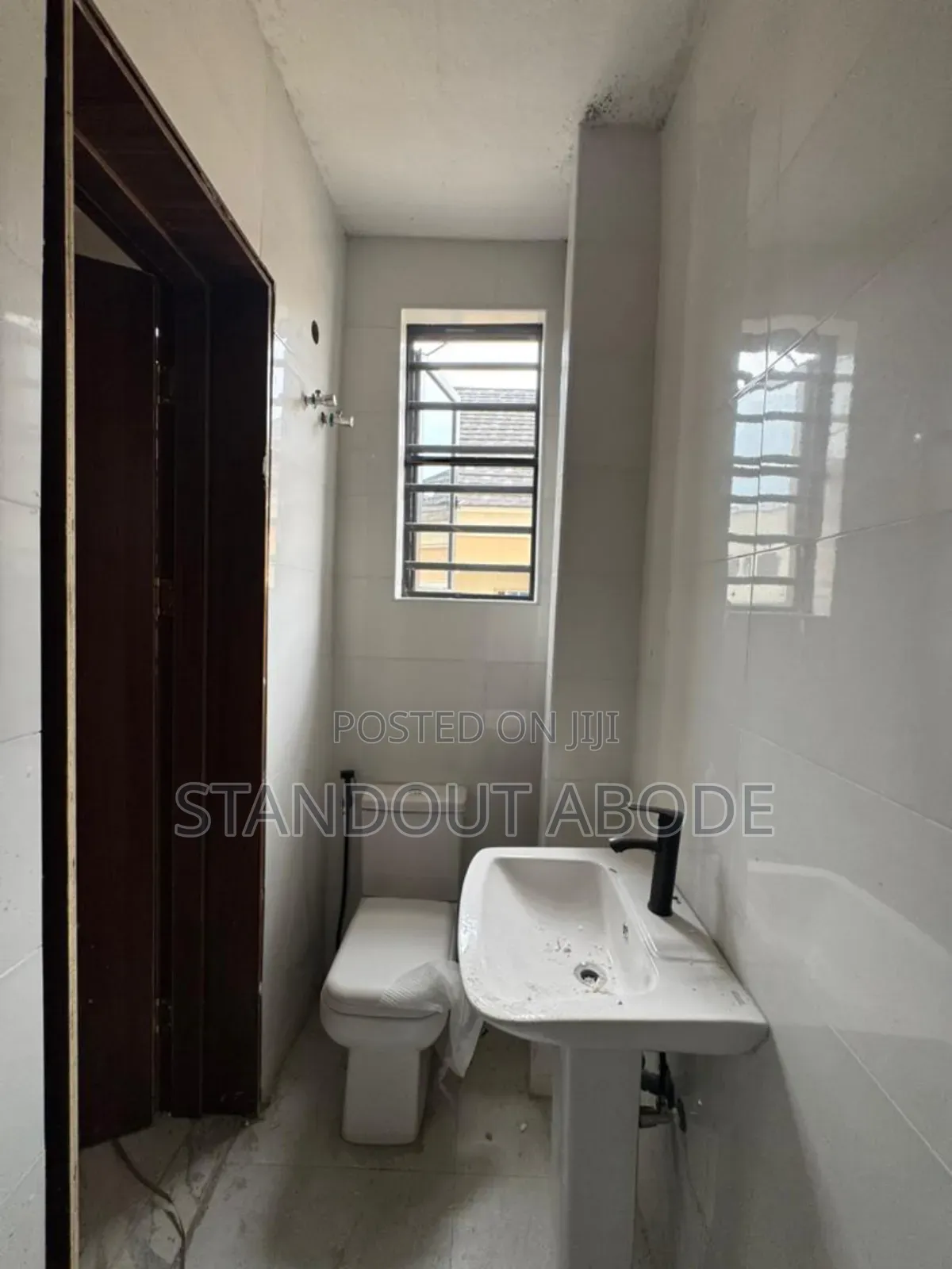 2bdrm Apartment in Inside An Estate, Ologolo for sale in Ologolo