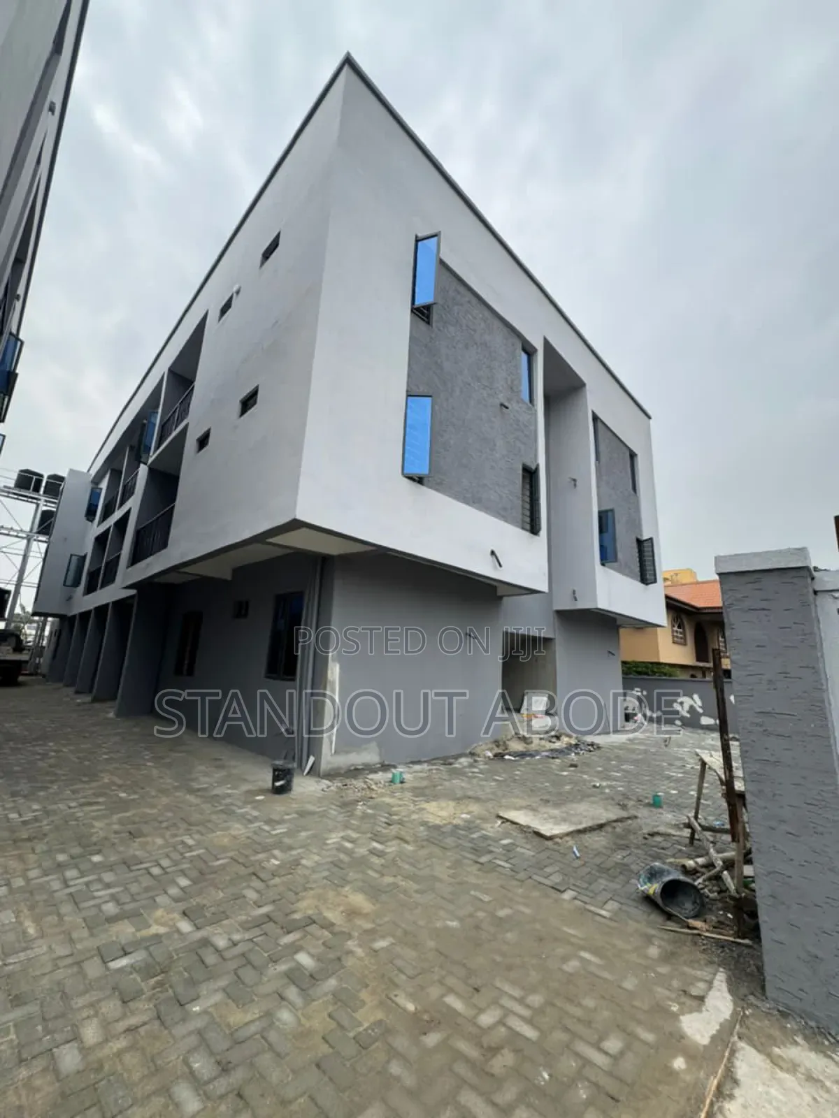 2bdrm Apartment in In An Estate, Off Lekki-Epe Expressway for sale in Off Lekki-Epe Expressway