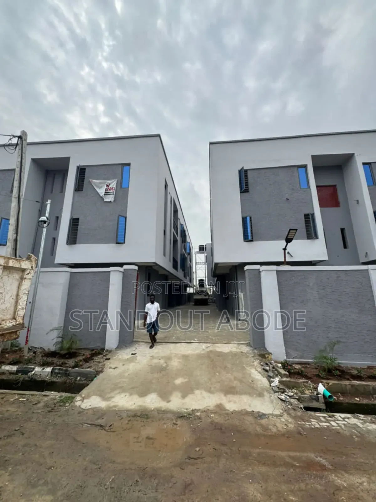 2bdrm Apartment in In An Estate, Off Lekki-Epe Expressway for sale in Off Lekki-Epe Expressway
