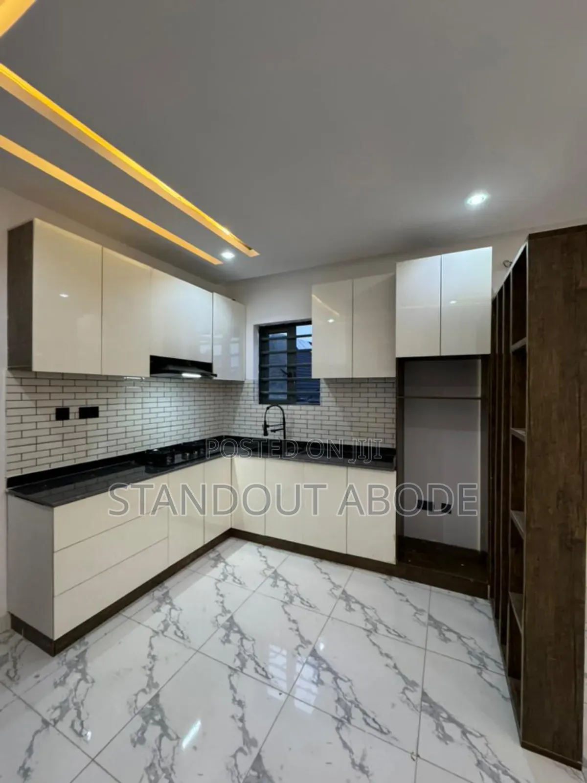 Studio Apartment in In An Estate In, Off Lekki-Epe Expressway for sale in Off Lekki-Epe Expressway