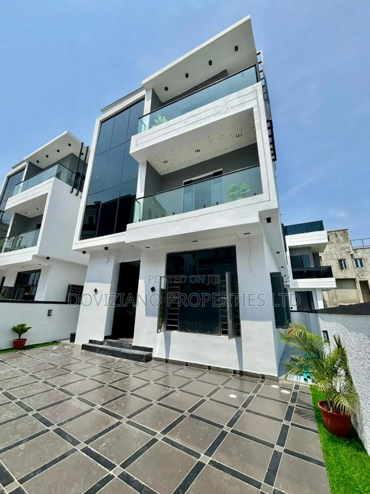 5bdrm Duplex in Ologolo for sale in Ologolo