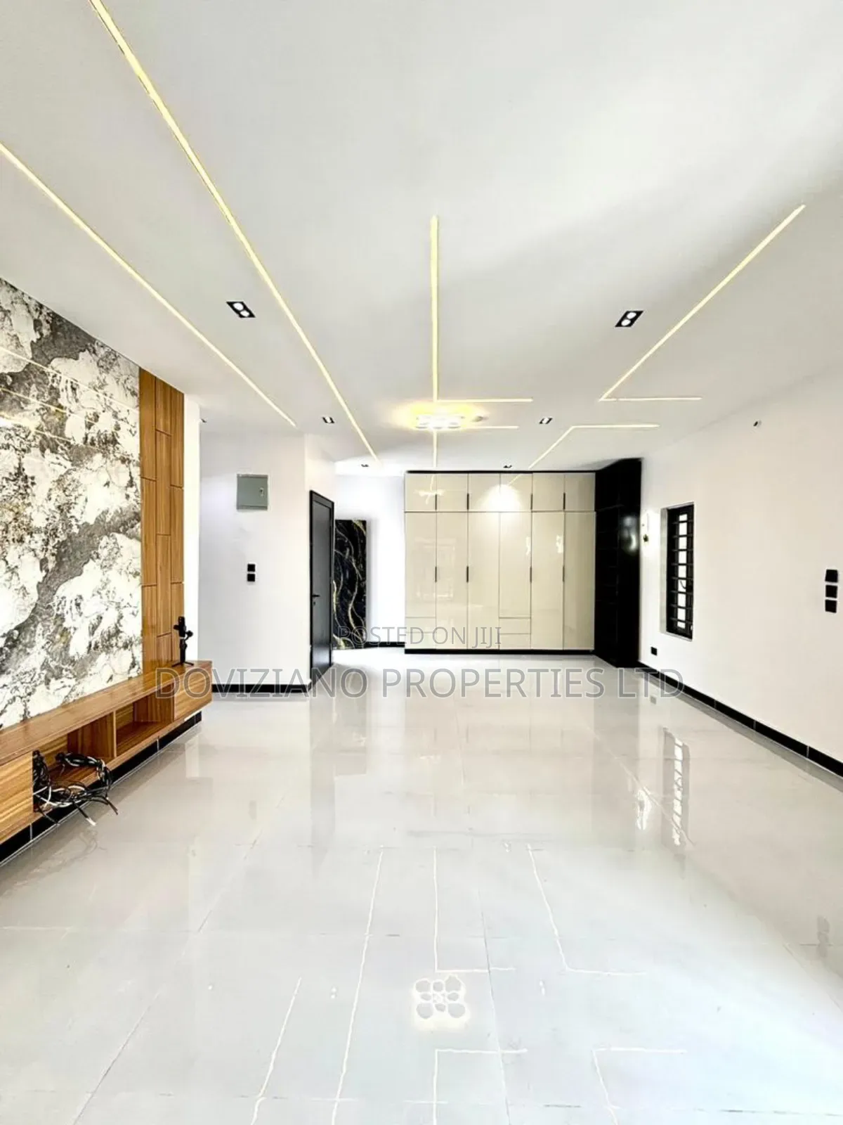 5bdrm Duplex in Ologolo for sale in Ologolo
