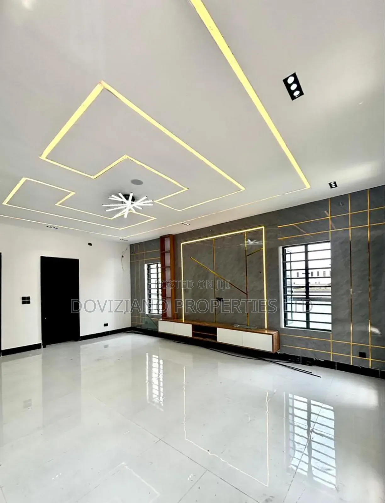 5bdrm Duplex in Ologolo for sale in Ologolo