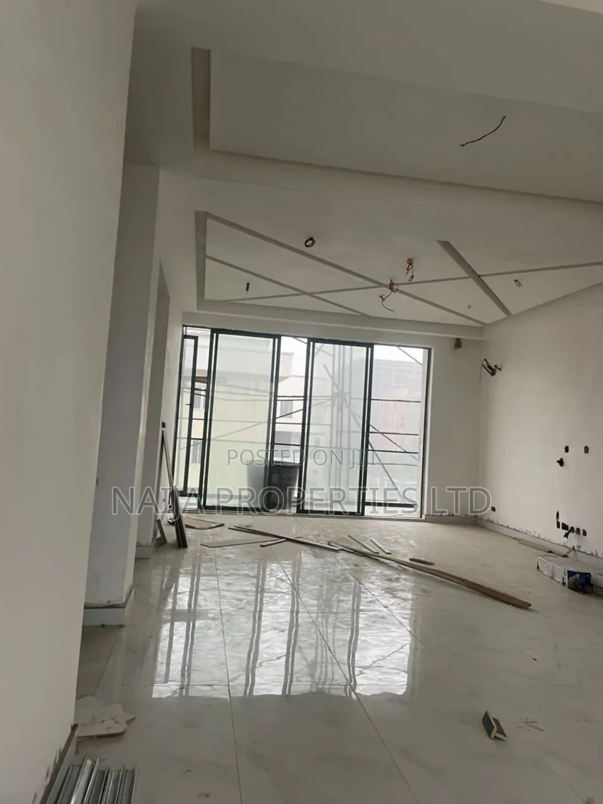 3bdrm Apartment in Seagate, Lekki for sale in Lekki