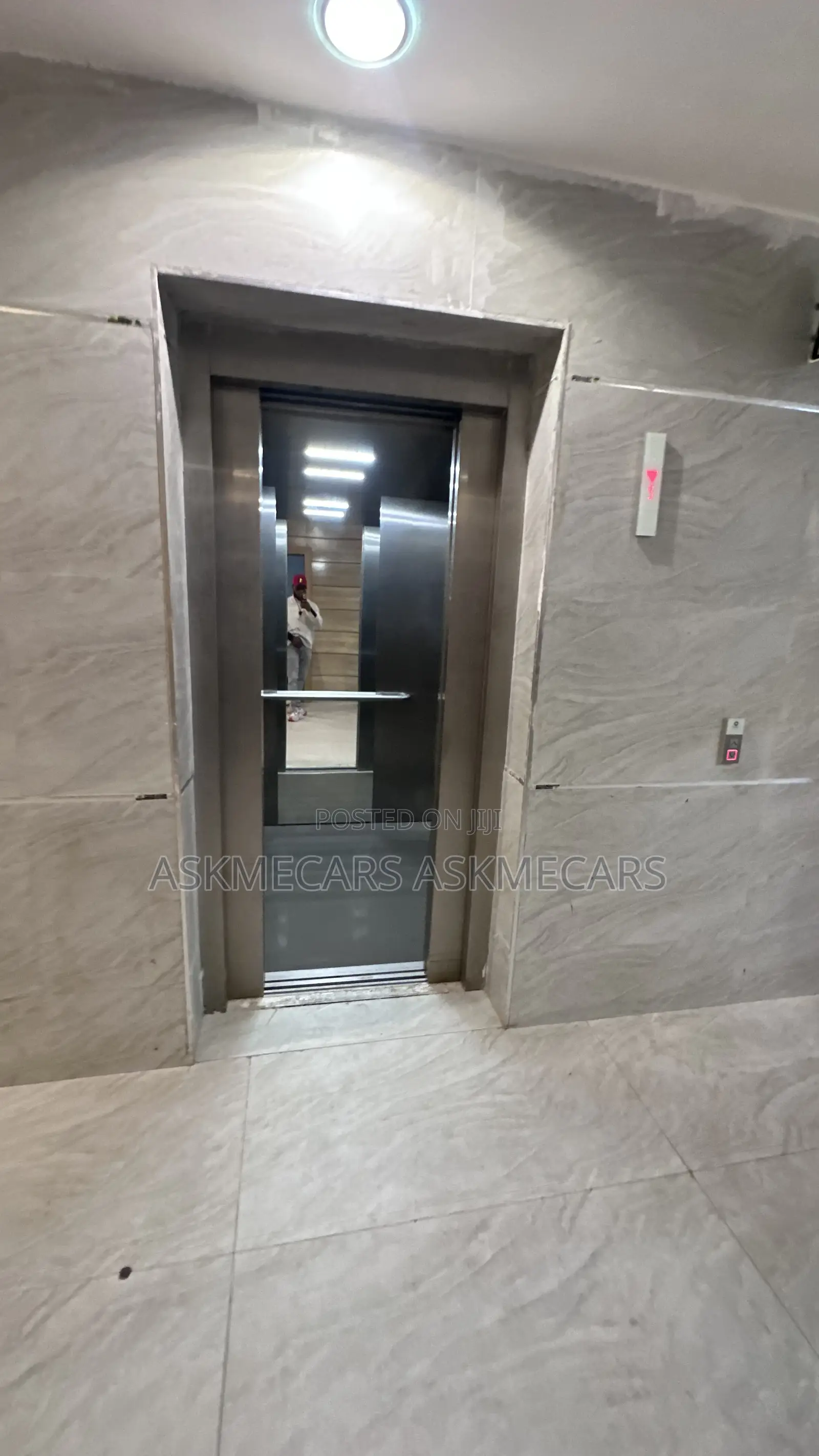 Furnished 2bdrm Apartment in Off Admiralty, Lekki Phase 1 for rent in Lekki Phase 1