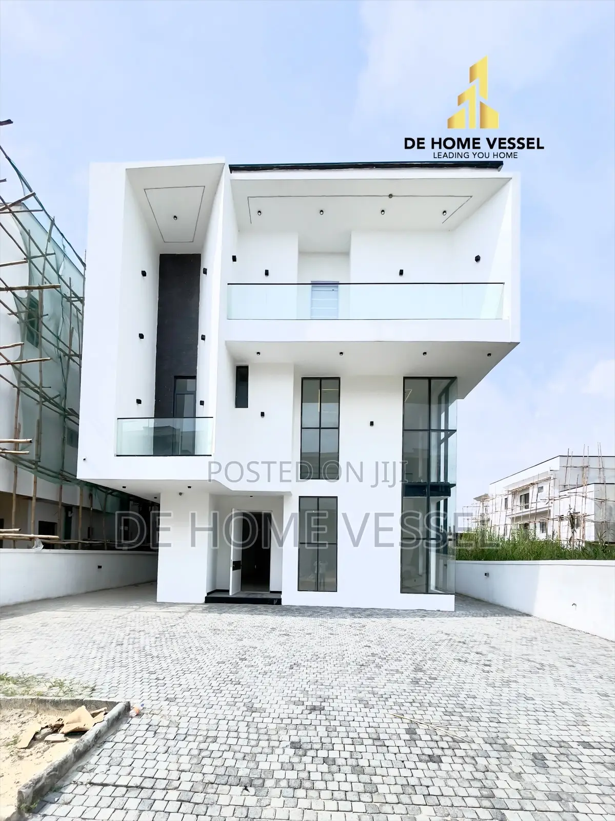5bdrm Duplex in Ikate for sale in Ikate
