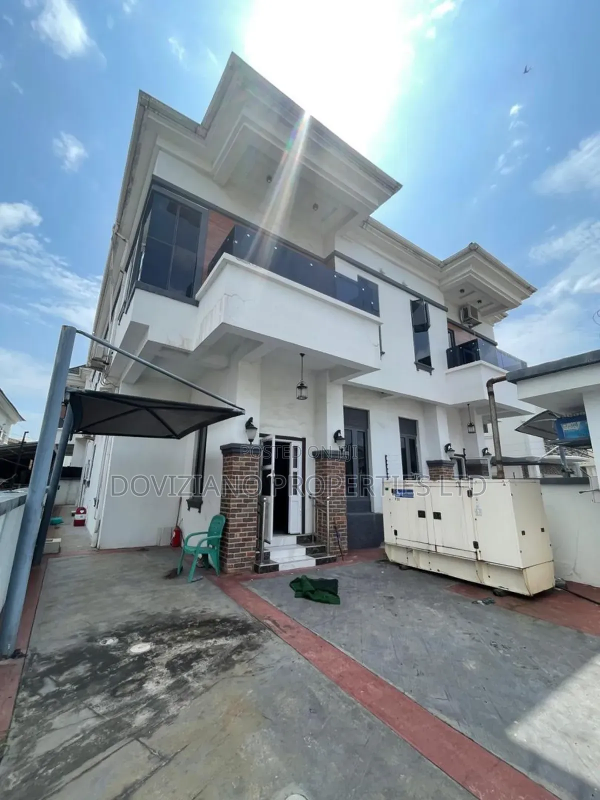 4bdrm Duplex in Chevron for sale in Chevron