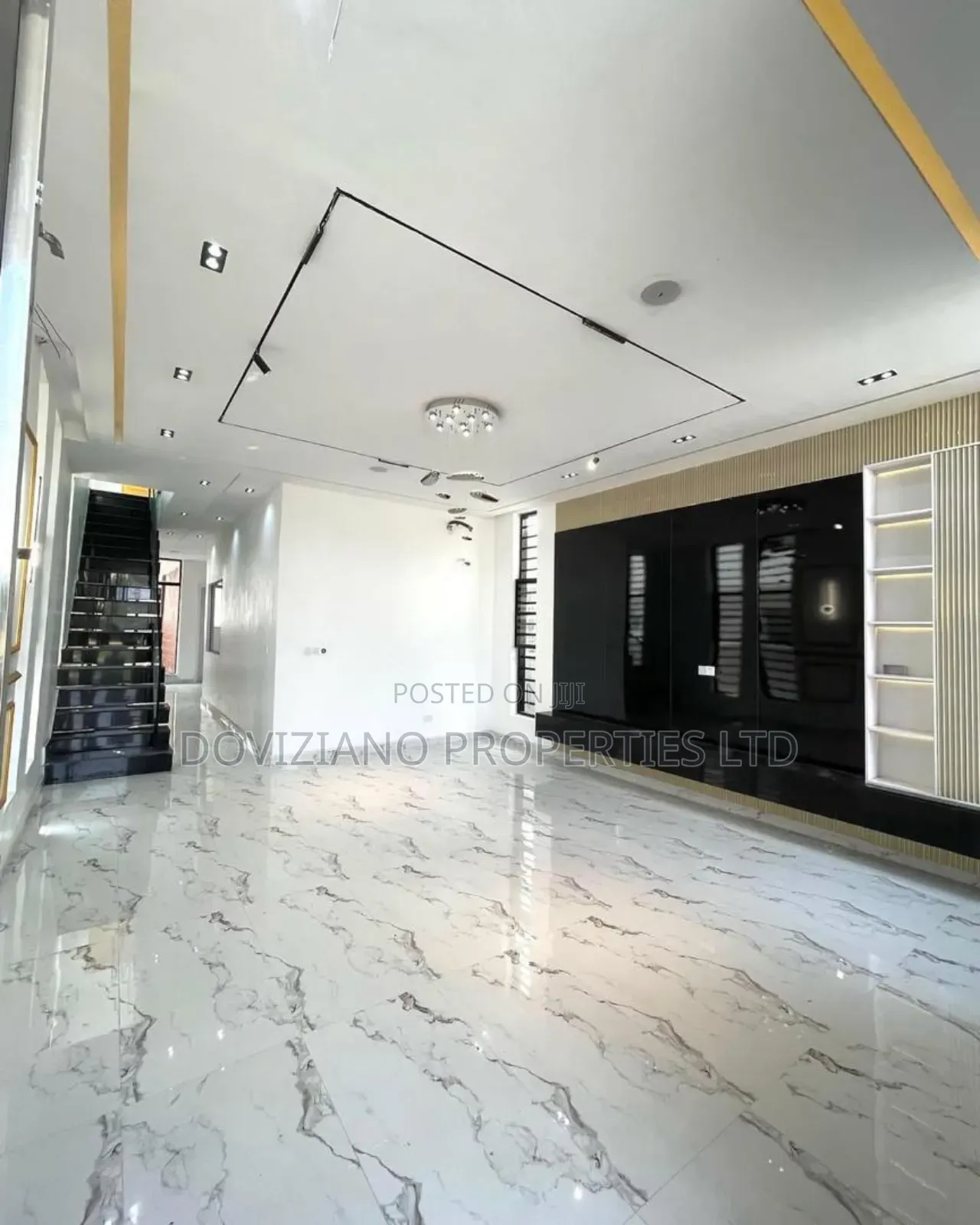 5bdrm Duplex in Chevron for sale in Chevron
