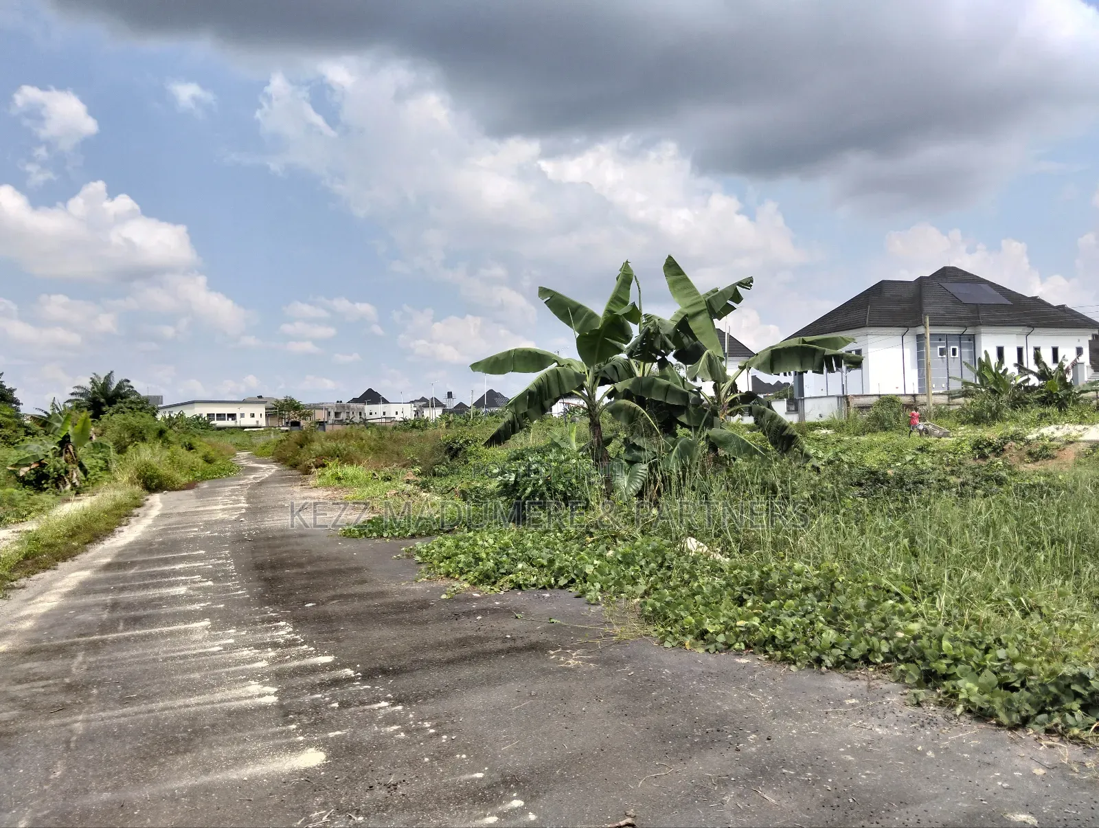For Sale : 11⁄4 Plot at Gra, Phase 8 Eliozu Port Harcourt in Port-Harcourt