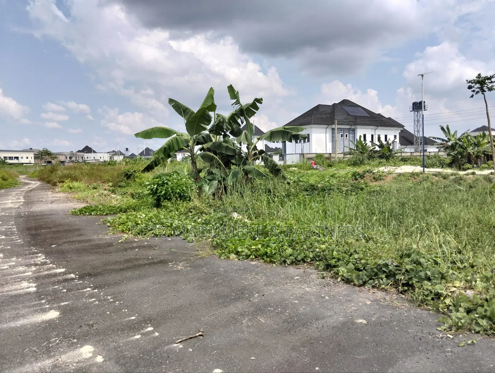For Sale : 11⁄4 Plot at Gra, Phase 8 Eliozu Port Harcourt in Port-Harcourt